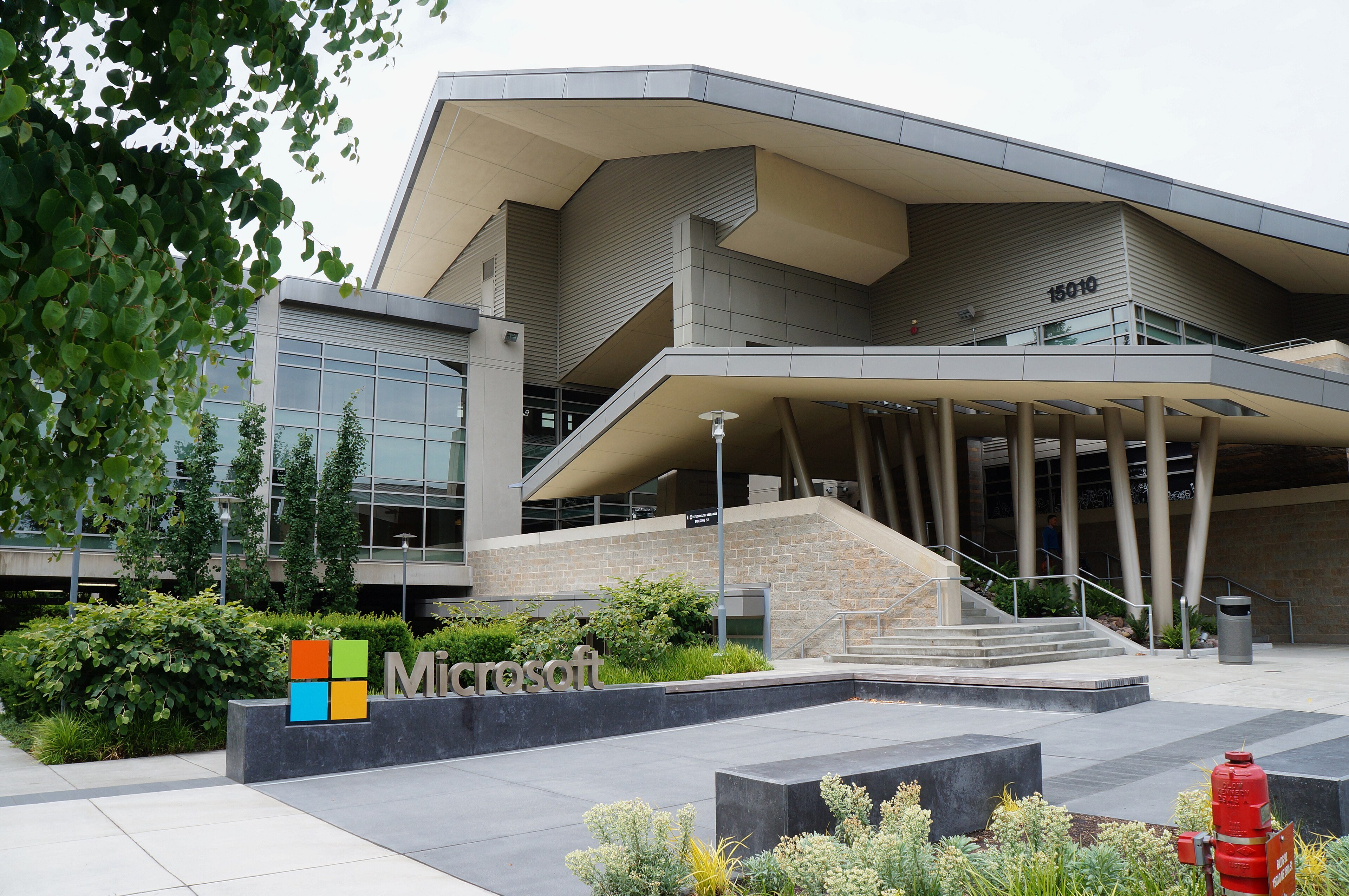 Microsoft näitas oma AI-mudeleid ja vähendab sõltuvust OpenAI-st | Neuro.ee